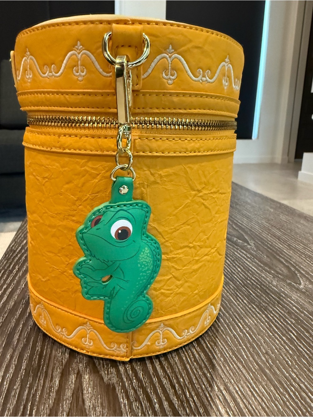 Loungefly Yellow Sun Embossed Crossbody Bag - Picture 2 of 6